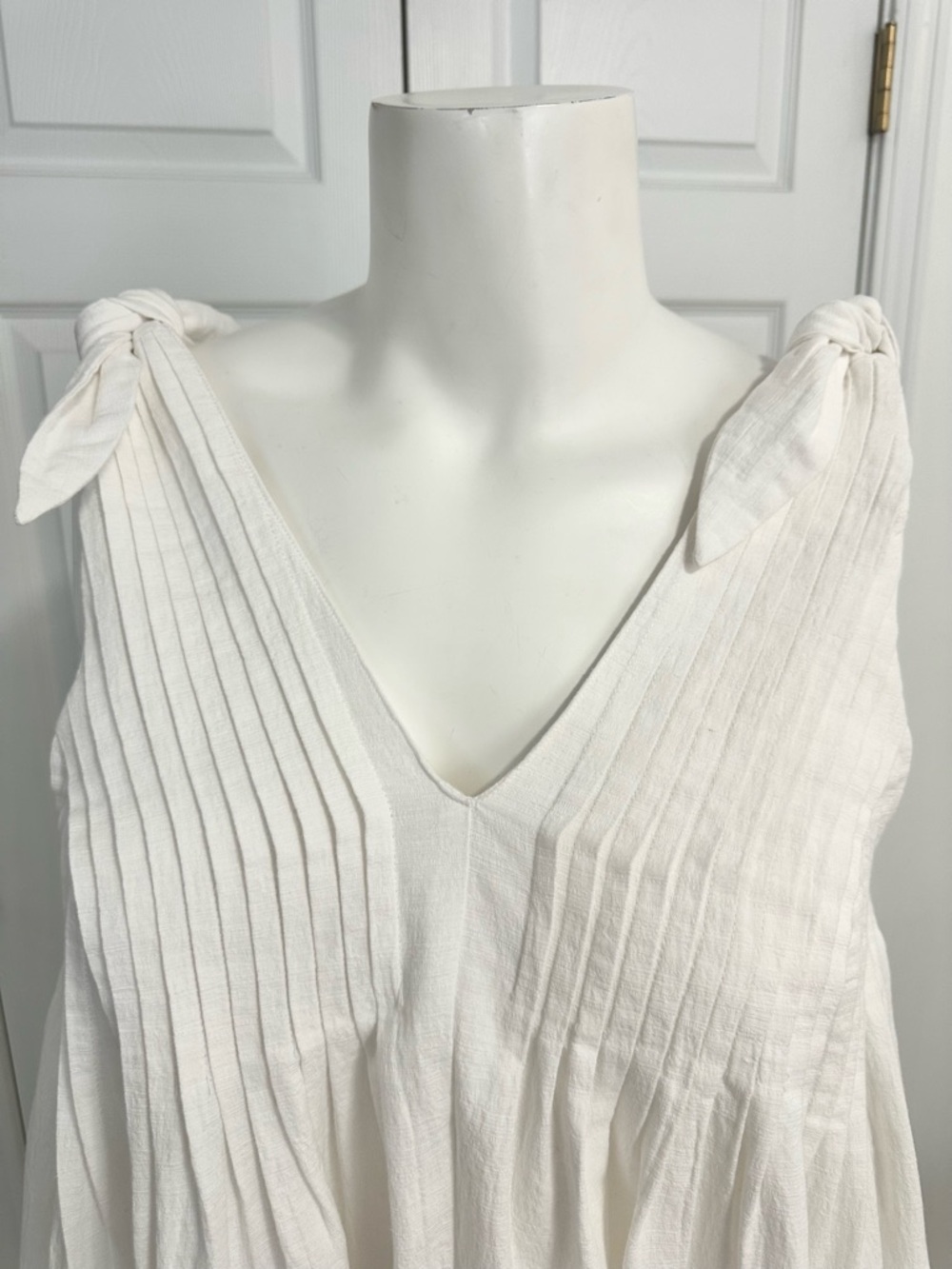 White Cotton V-Neck Tie-Shoulder Mini Dress / Swim Cover Size Large - Picture 3 of 7